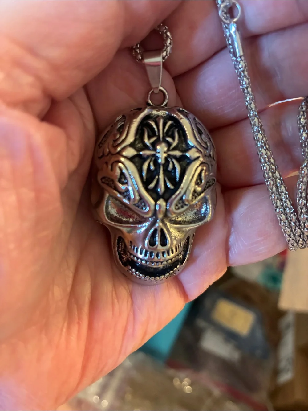 Skull Pendant Necklace in silver-tone